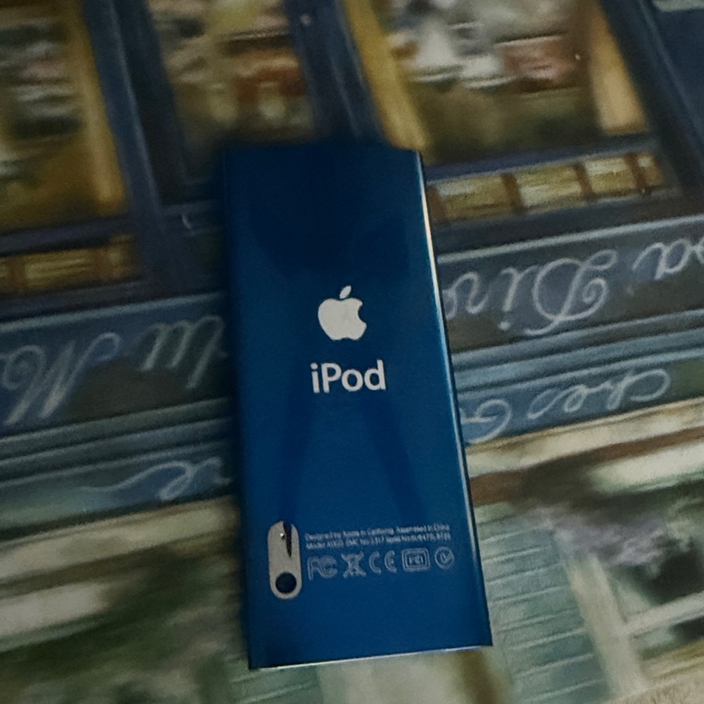 Blue Portable Audio Player - Picture 3 of 3